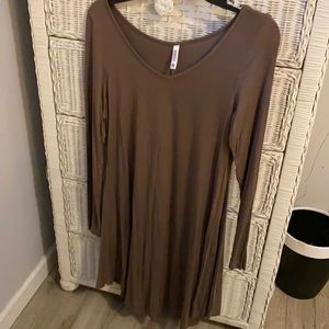 Flowy brown dress
